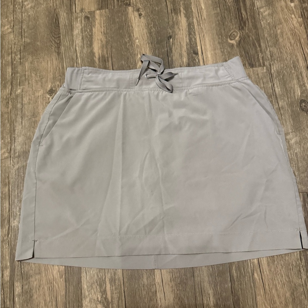 Grey Arhletic Women’s Skirt w/Shorts